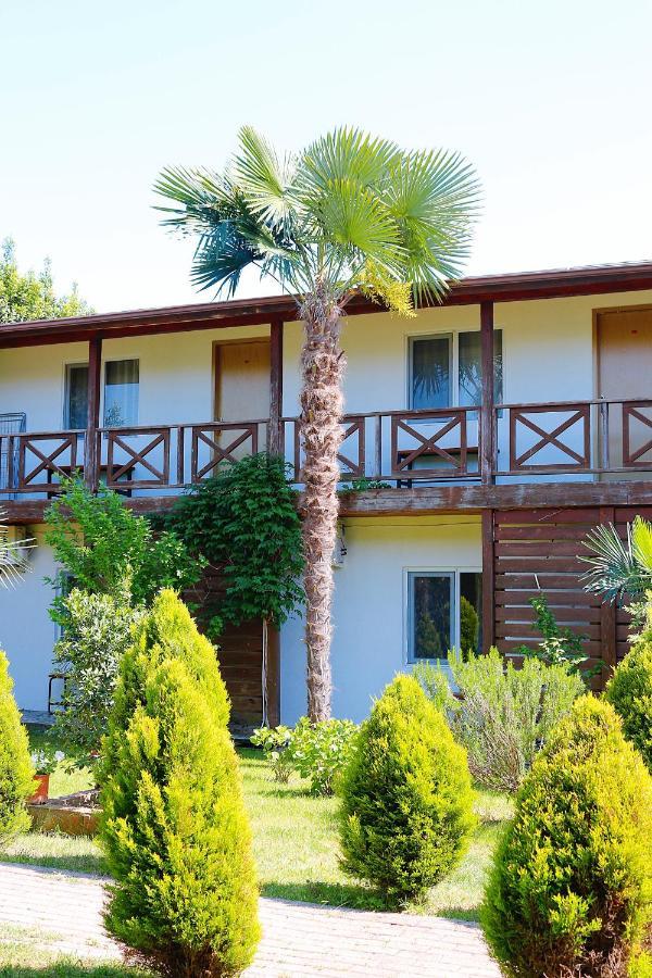 Guest House Alashara Pitsunda Exterior foto